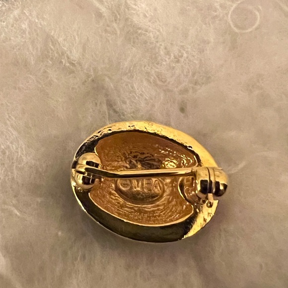 Lady Bug Pin - Picture 2 of 7